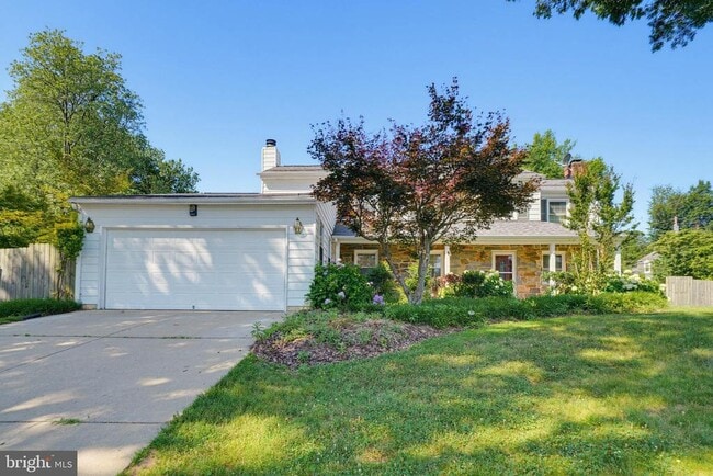 Building Photo - 16818 Briardale Rd