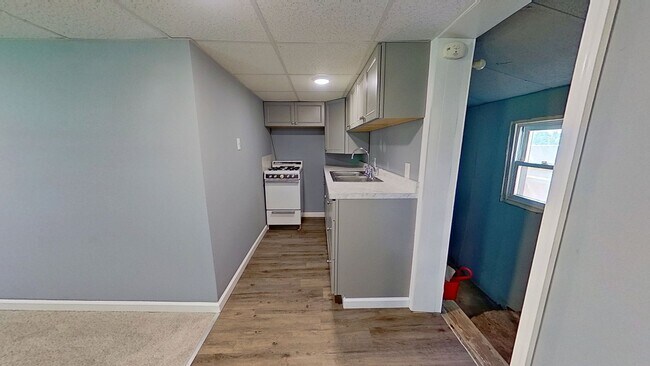Building Photo - Single Family Home
