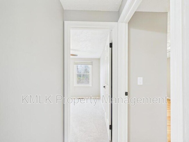 Building Photo - 874 Pleasant St