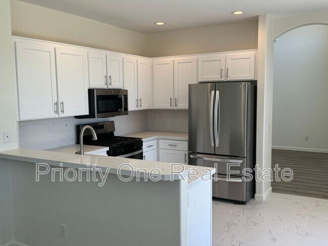 Building Photo - 560 Calle Capistrano