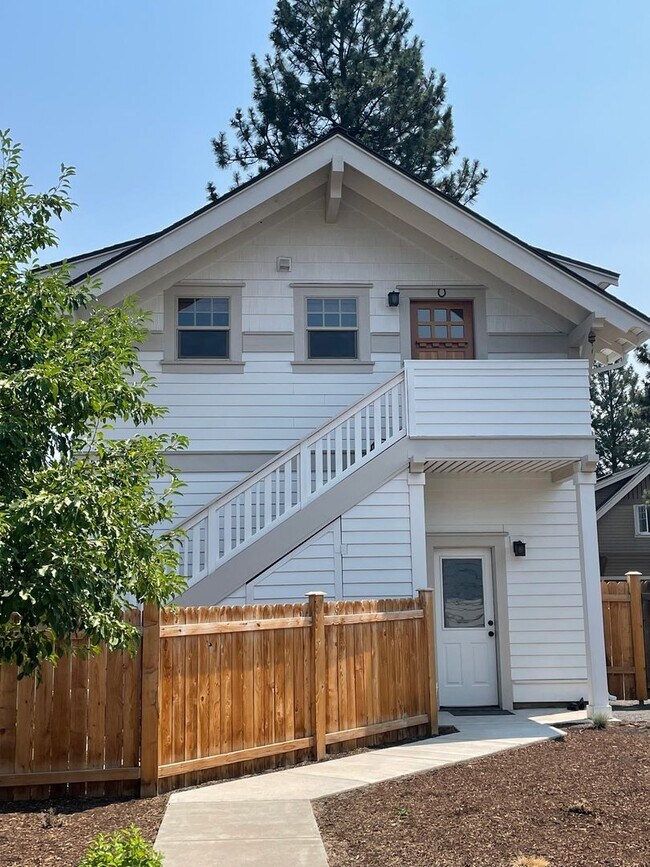 Building Photo - LG-1322