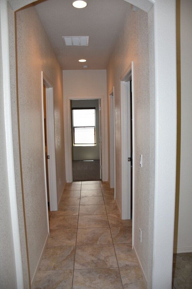 Building Photo - 4520 Leisure Ln