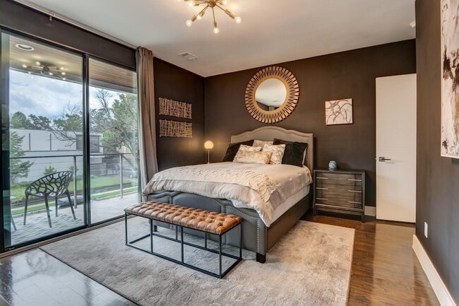 Building Photo - 5017 Milam St