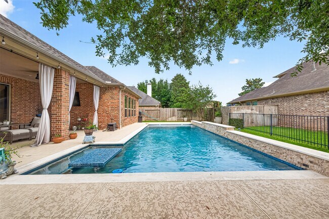 Building Photo - 32607 Wingfoot Cir