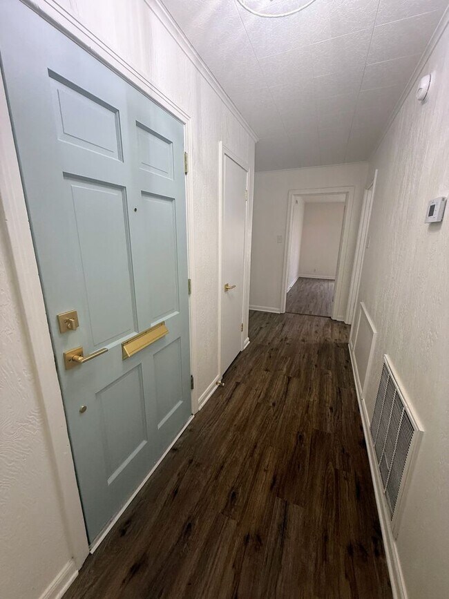 Building Photo - Cozy 3 bedroom, 2 bathroom home in Lake Charles