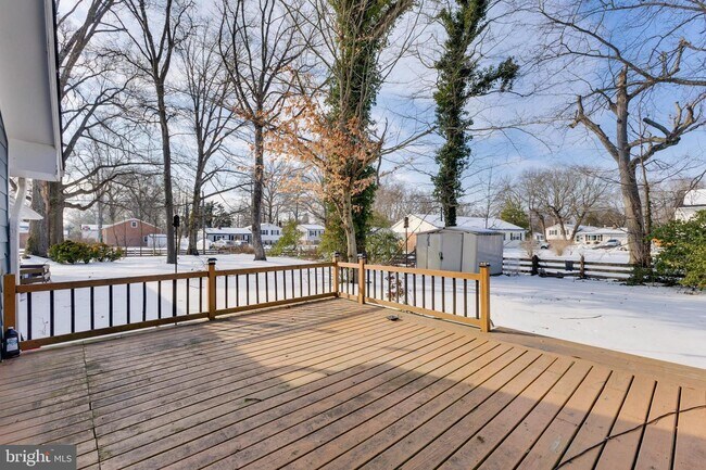 Building Photo - 7832 Martha Washington St