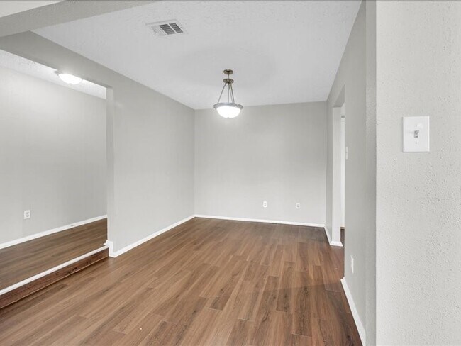 Building Photo - 8406 Daycoach Ln