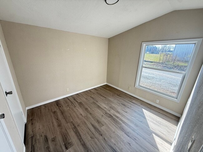 Building Photo - 2 Bed 1 Bath Highlandville, MO