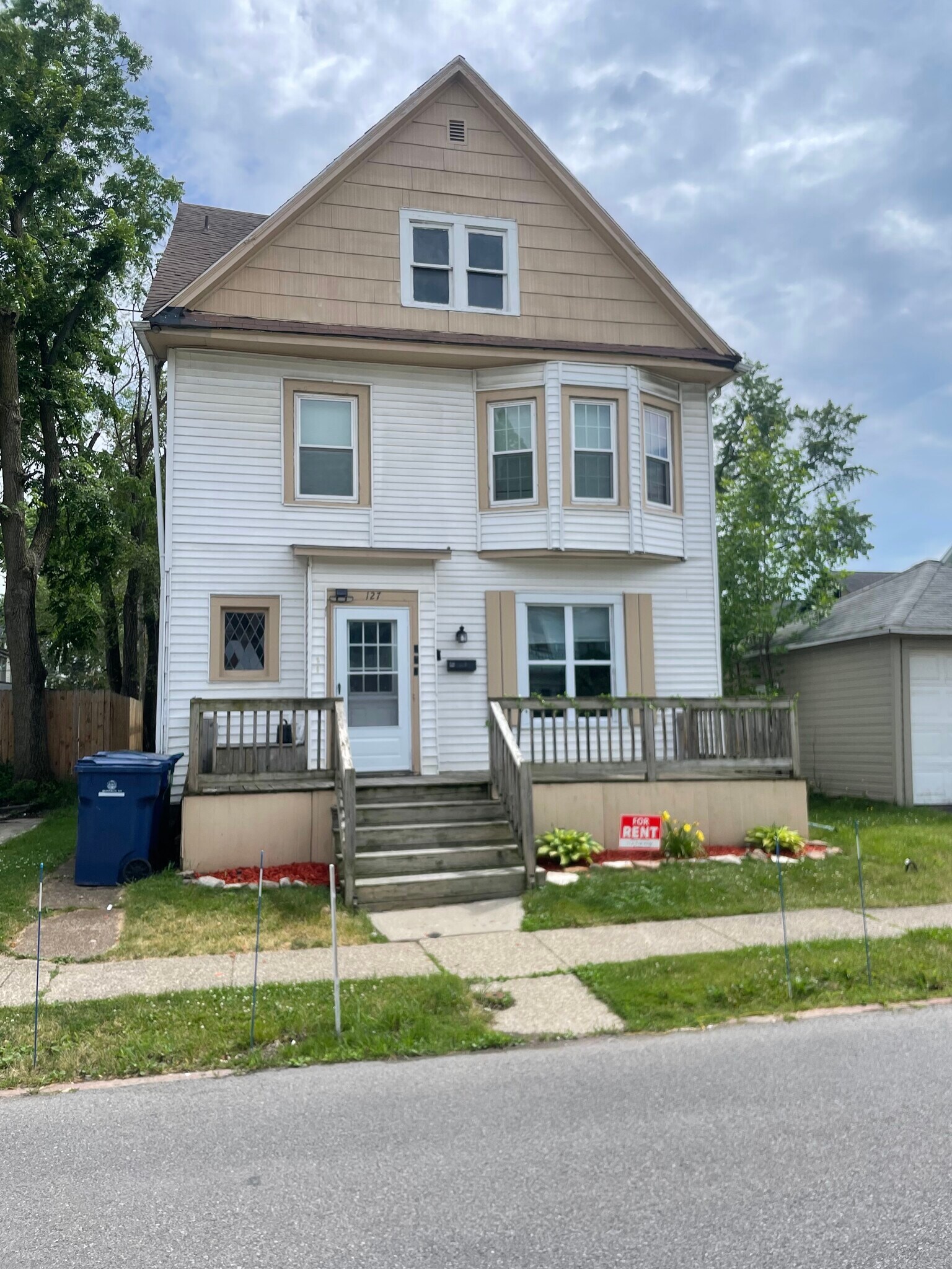 Building Photo - 127 Taunton Pl