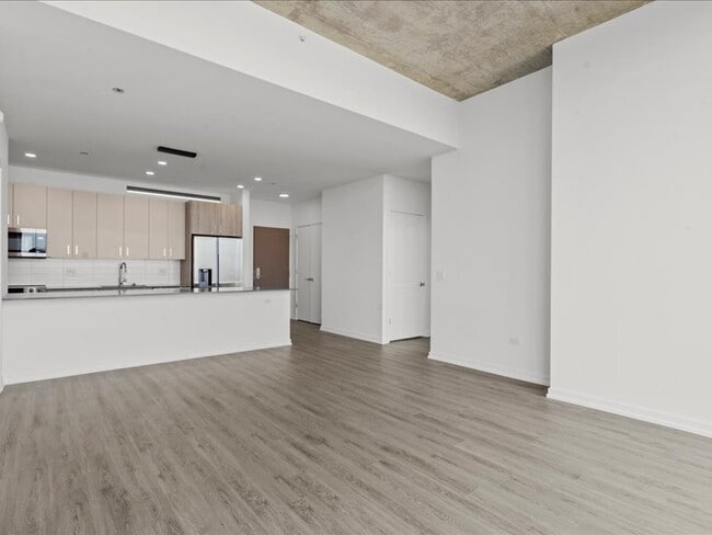 Building Photo - 808 N Cleveland Ave