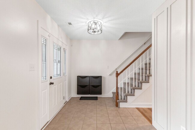 Building Photo - Farmhouse-Style Home Minutes from the Water | No HOA