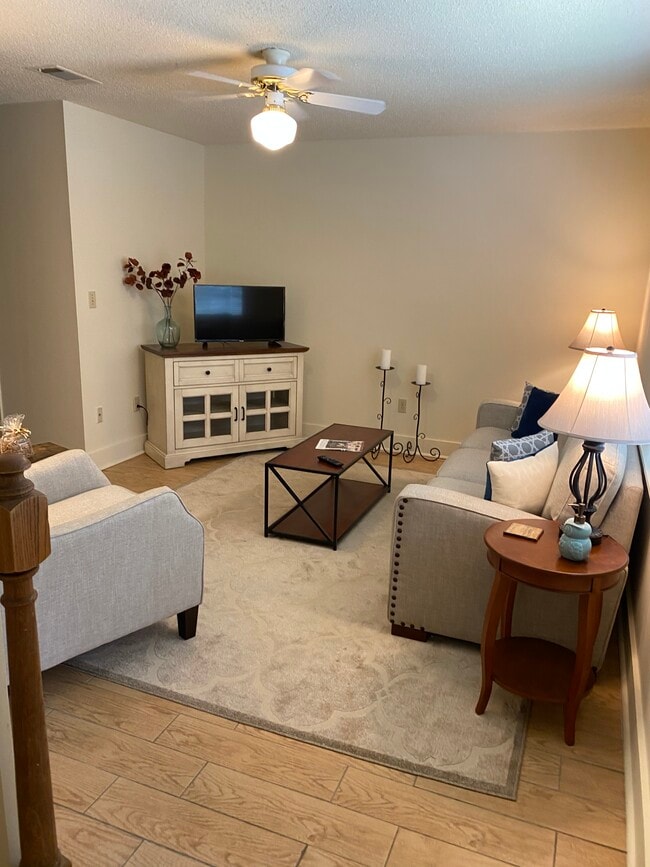 Building Photo - 114 Michael Dr