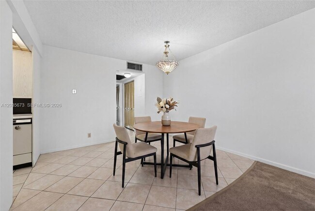 Building Photo - 2401 Antigua Cir