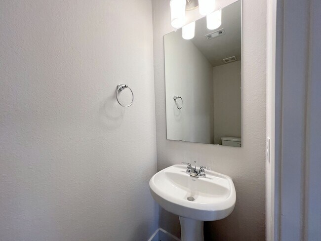 Building Photo - 7002 Cedar Breeze Ct
