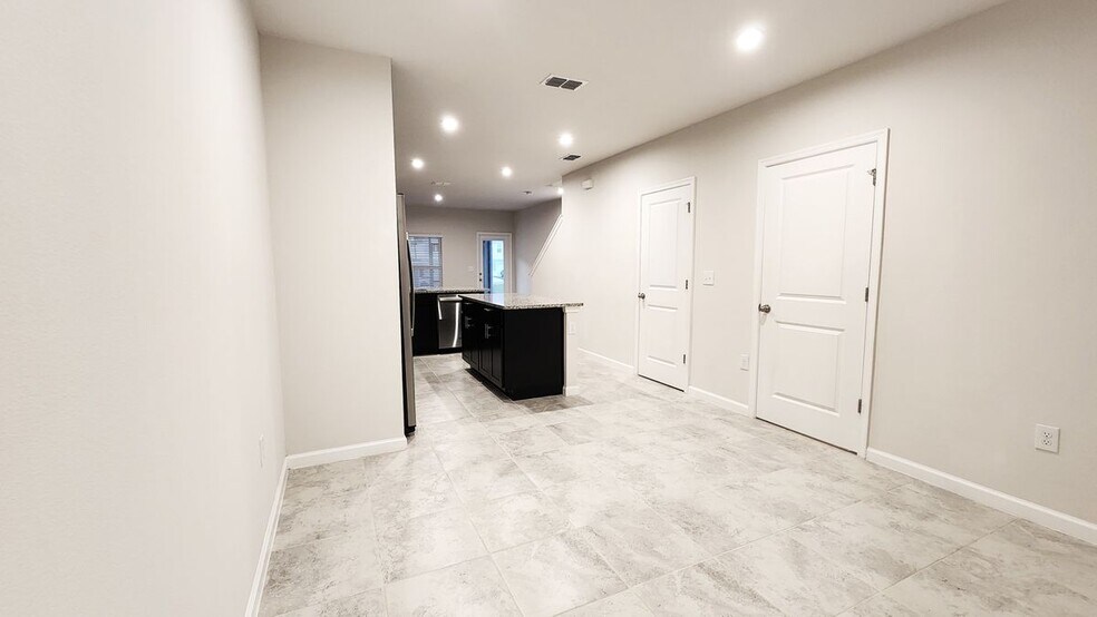 Building Photo - 271 Blueberry Ln