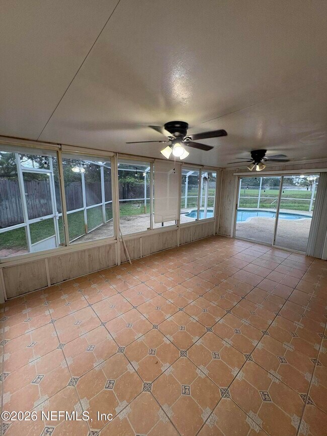 Building Photo - 436 Mango Cir