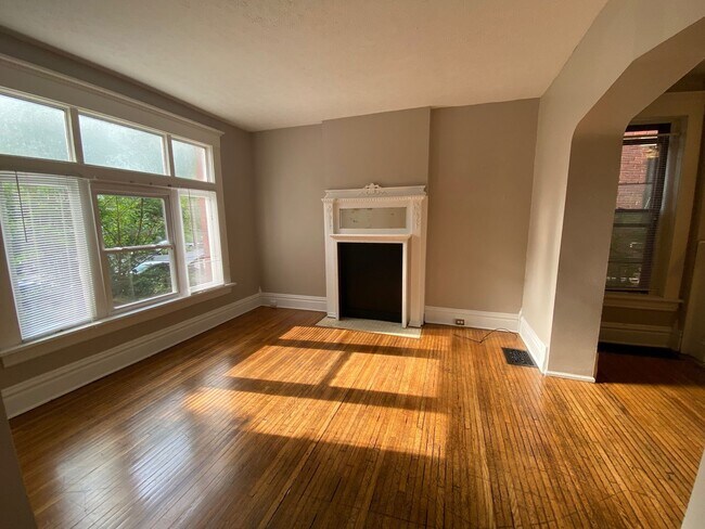 Building Photo - Beautiful Six Bedroom House Just Outside The Hustle and Bustle of OSU Campus!