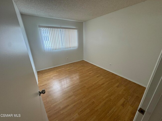 Building Photo - 14520 Plummer St
