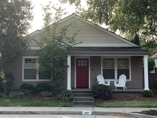 Building Photo - Three bedroom home near N. Mountain Nature Park. | Available April