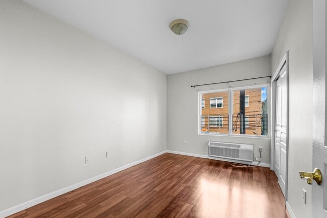 Building Photo - 845 Newark Ave