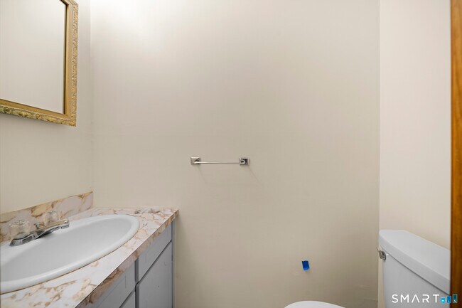Building Photo - 167 Kinney St