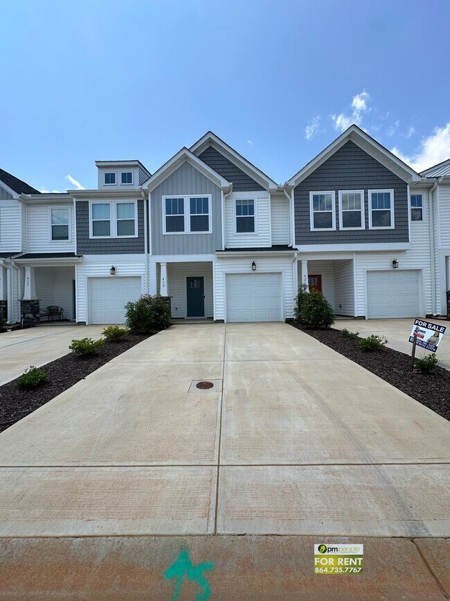 Building Photo - 3/2.5 Townhome Available Now!
