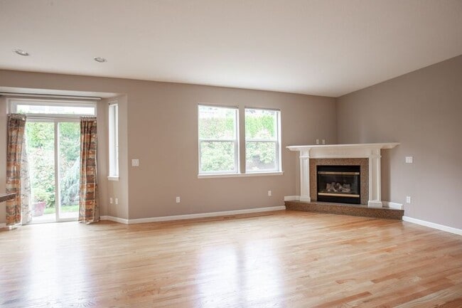 Building Photo - 11528 SE Verns Way