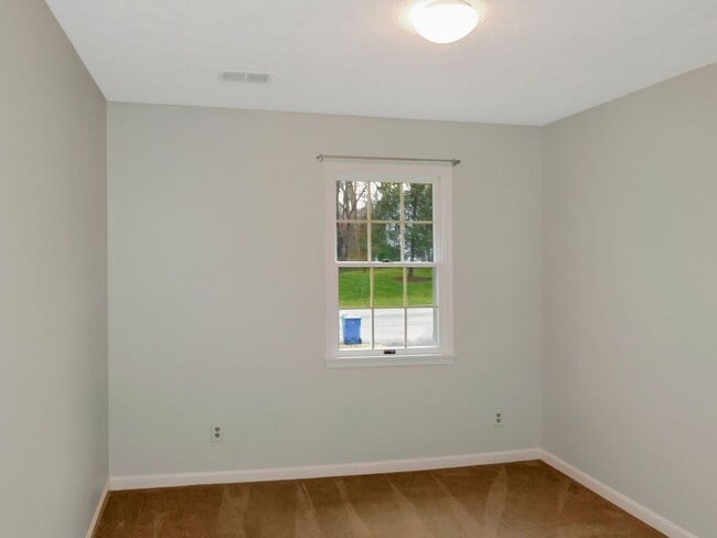 Building Photo - 1332 Redwood Cir