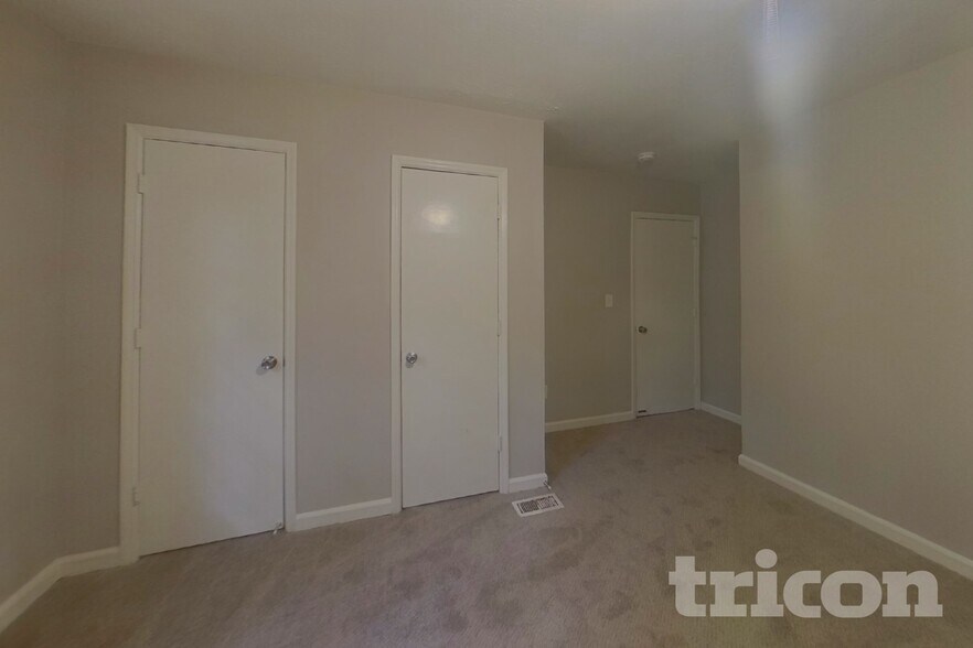 Building Photo - 3060 Orbit Cir