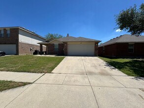Building Photo - Nice Single Story in Saginaw Area