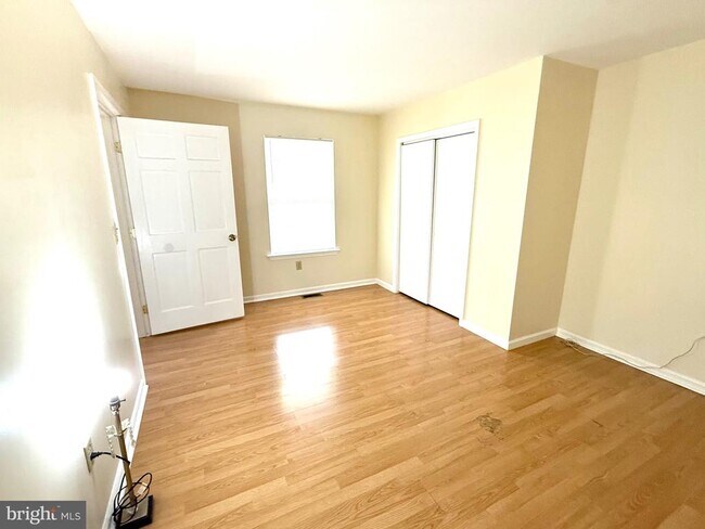 Building Photo - 402 Kiamensi Rd