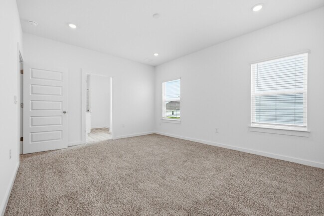 Building Photo - 213 Huckleberry St
