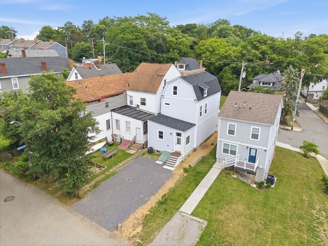 Building Photo - 325 N Aiken Ave