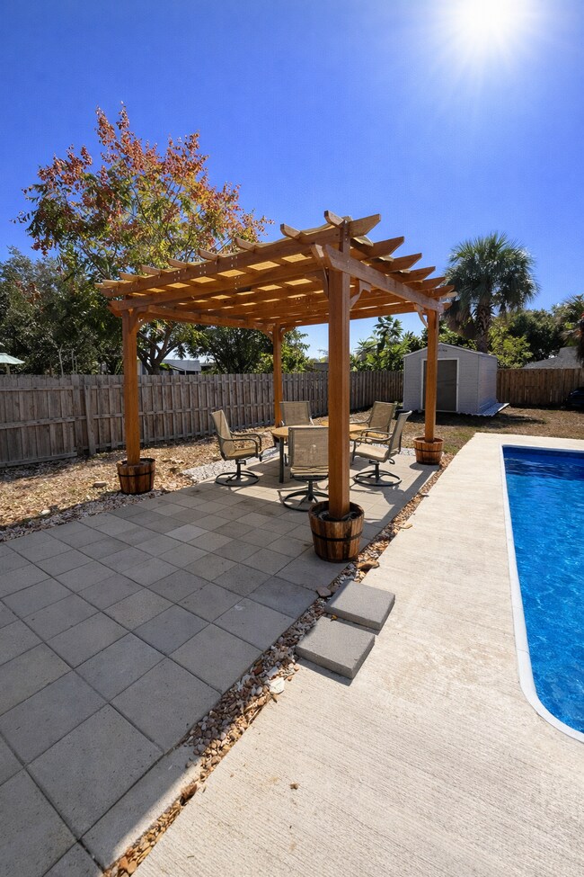 Building Photo - 8127 Chesebro Ave