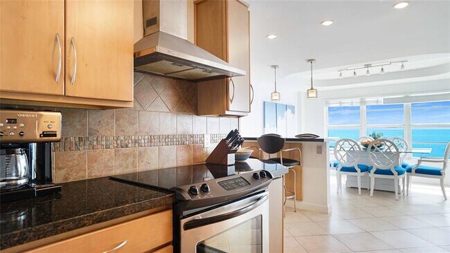 Building Photo - 3900 Galt Ocean Dr