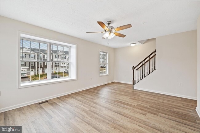Building Photo - 202 Stratford Dr