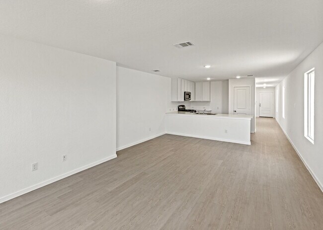 Building Photo - VIEWS VIEWS VIEWS and LOCATION! Rental Bac...