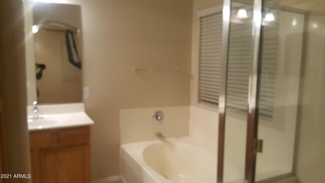 Building Photo - 12522 W Campina Dr
