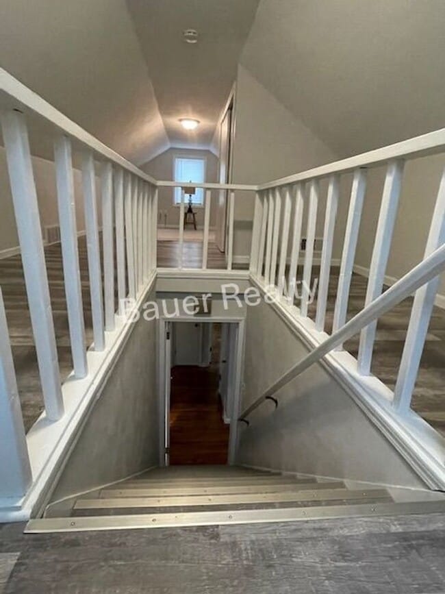 Building Photo - Immaculate Three Bedroom Home