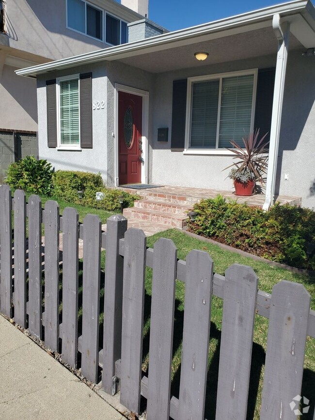 Building Photo - Three Bedroom House in San Pedro with Larg...