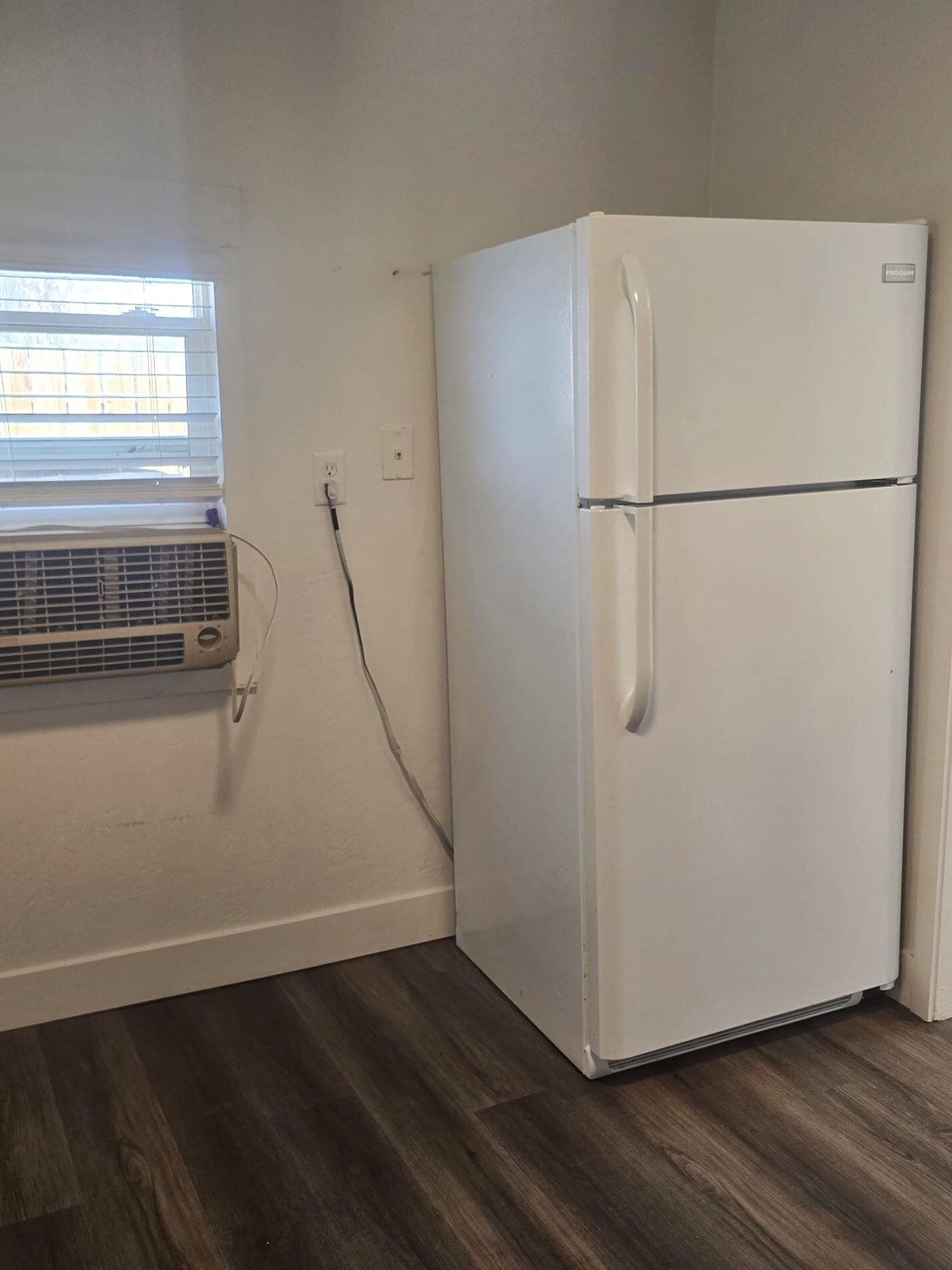 Building Photo - 330 Ouray Ave