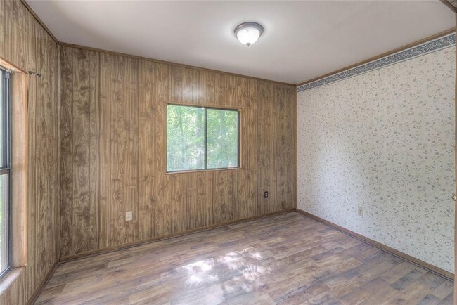 Building Photo - 330 Oak Tree Dr