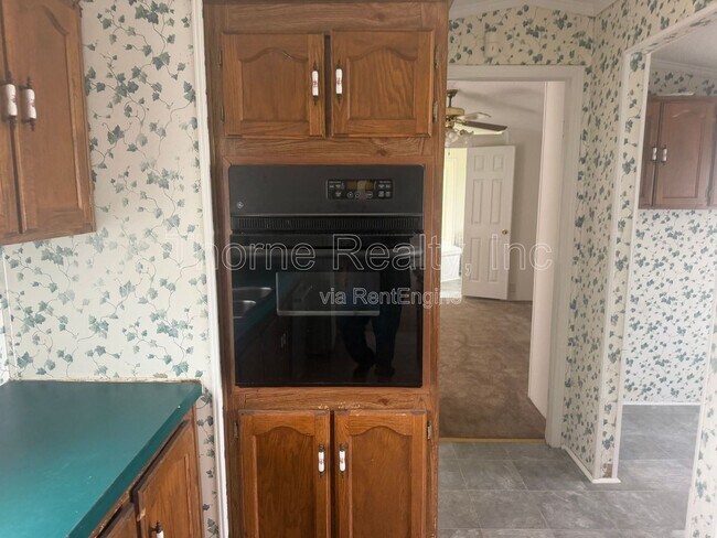 Building Photo - 162 Matts Ln