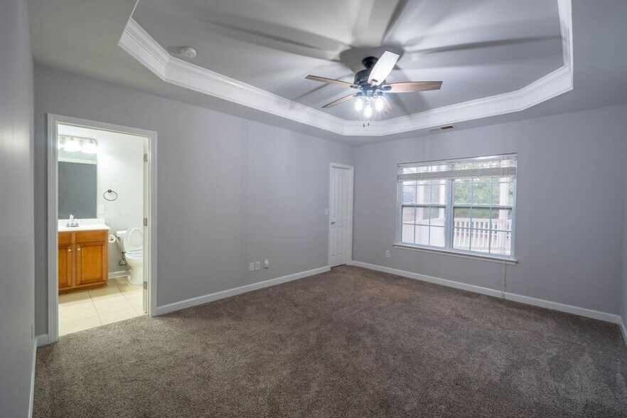 Building Photo - 9827 Shearwater Ave NW