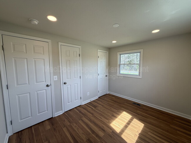 Building Photo - 13428 Ladysmith Rd