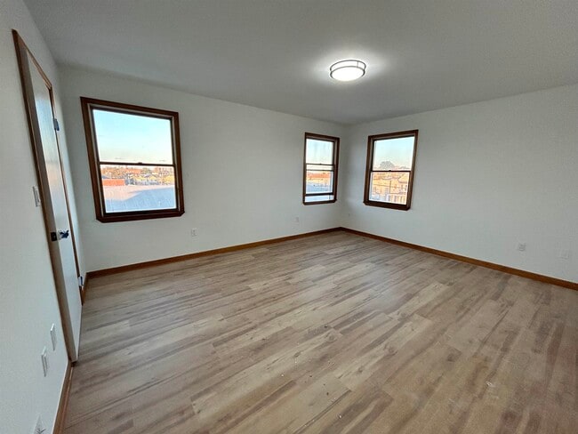 Building Photo - 1150 70th St