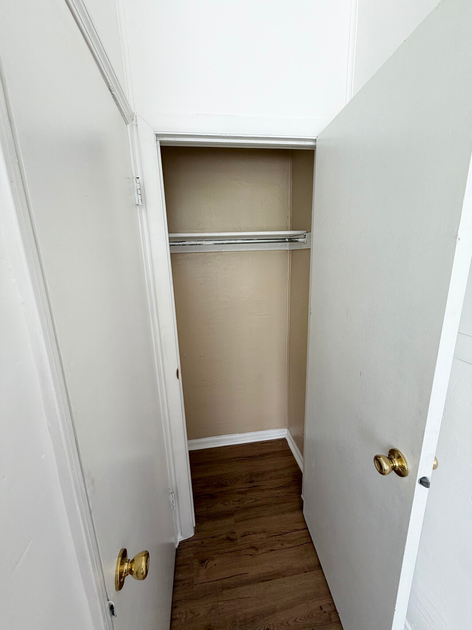 Building Photo - 251 E Broadway