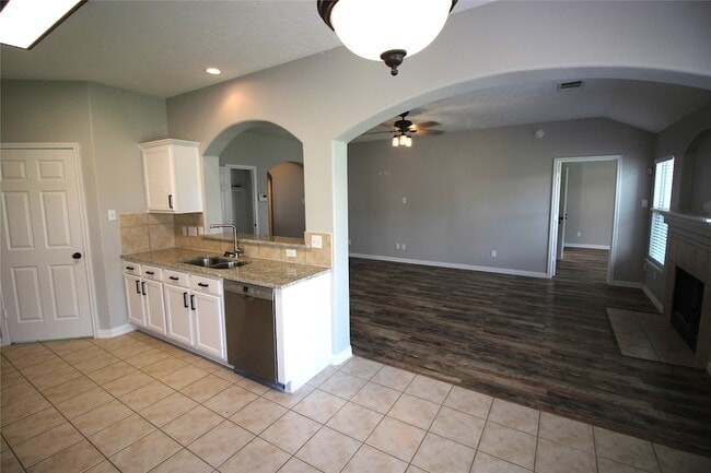 Building Photo - 16531 Sperry Gardens Dr