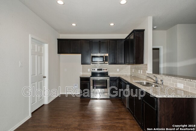 Building Photo - 108 Fabarm Ln