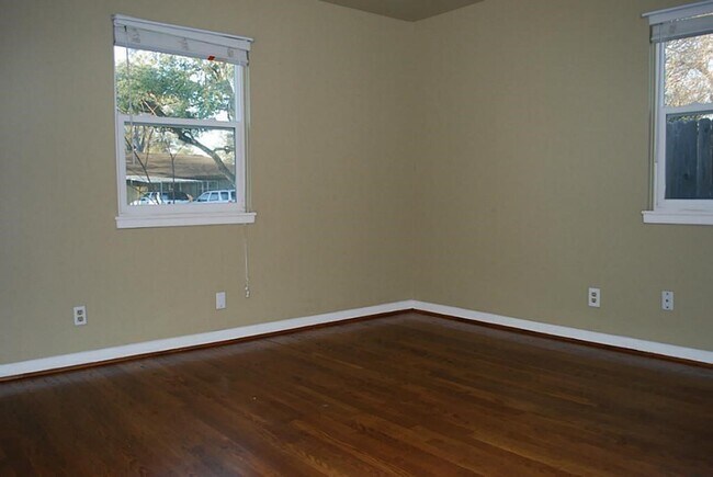 Building Photo - 6611 Housman
